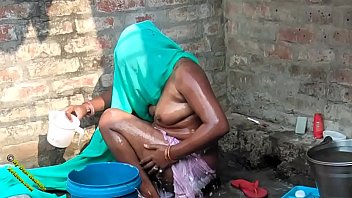 Desi Village Girl Radhika’s Steamy Bathing Video In Hindi